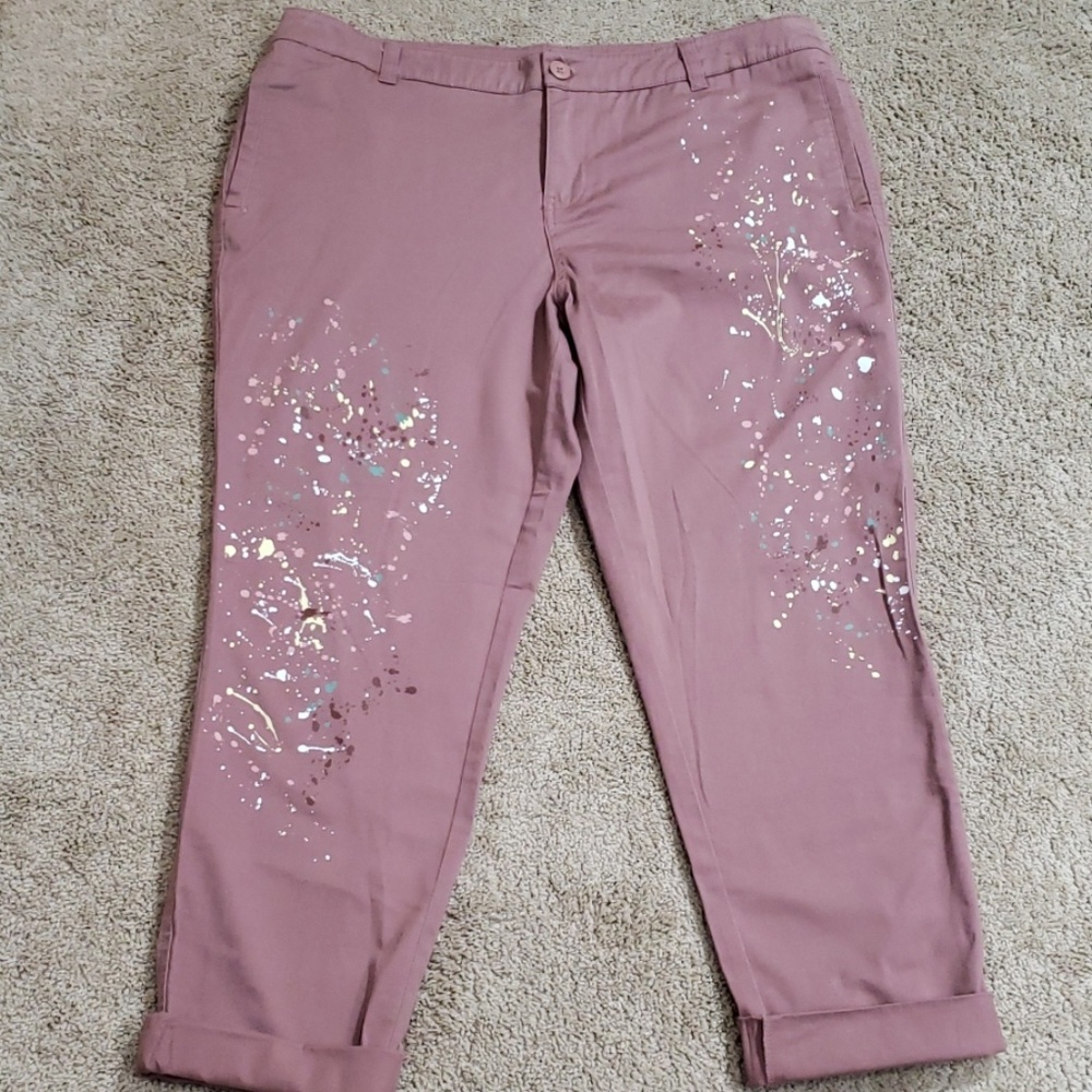 New York & Company Mauve Splatter Cropped Jeans